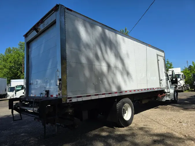 2017 FREIGHTLINER/MERCEDES M2 106