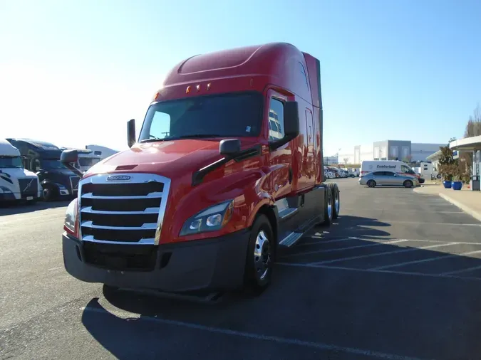 2021 FREIGHTLINER CASCADIA 126