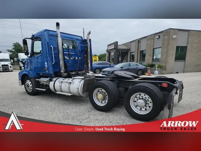 2017 VOLVO VNL300