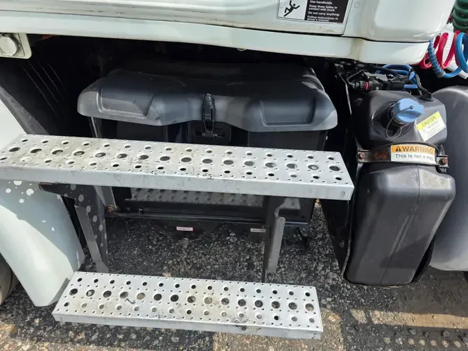 2019 FREIGHTLINER CASCADIA 113