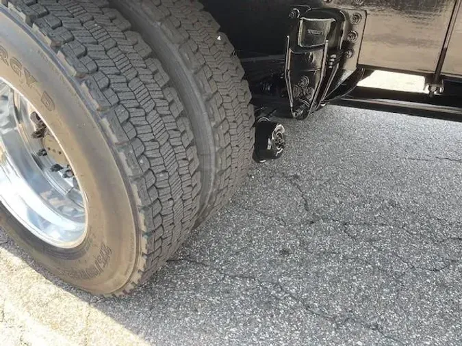 2020 Peterbilt 337