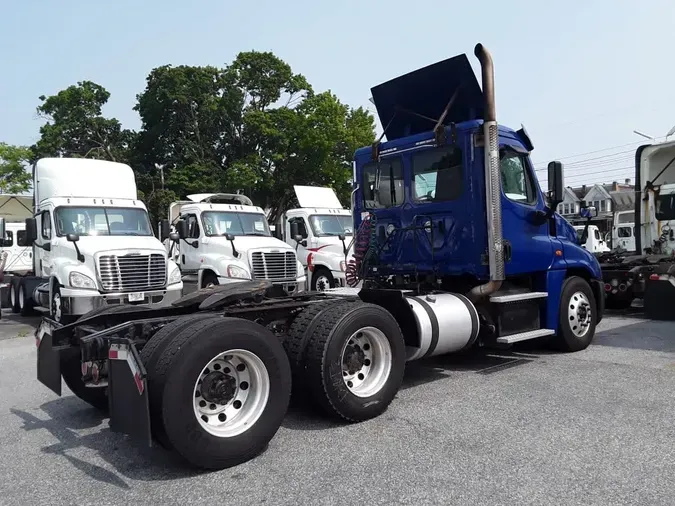 2018 FREIGHTLINER CASCADIA 125