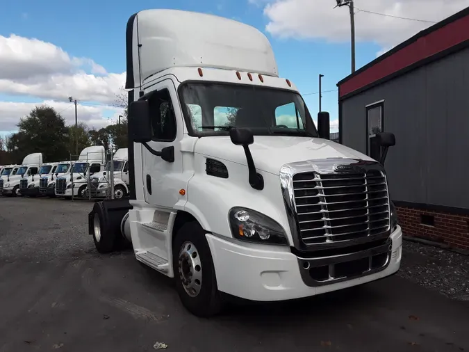 2018 FREIGHTLINER/MERCEDES CASCADIA 113