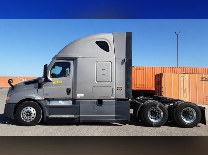 2022 Freightliner Cascadia 126