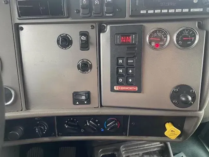 2022 Kenworth T270ba6d687de41eb6d54b5bac4773f73227