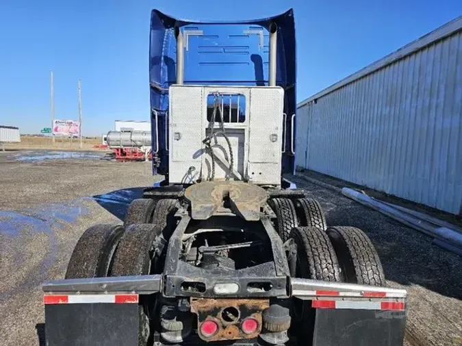 2005 VOLVO VNL64T780