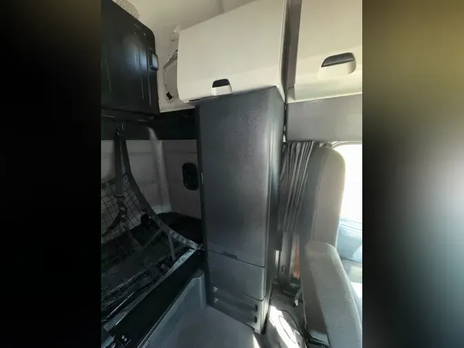 2022 FREIGHTLINER Cascadia 126