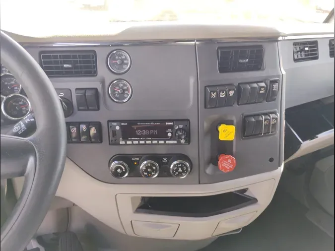 2022 Peterbilt 579