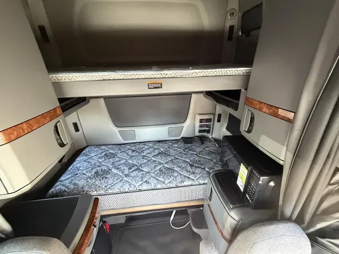 2022 International LT625