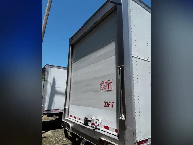2017 VANGUARD TRAILER CORP R8000B 53/102/162