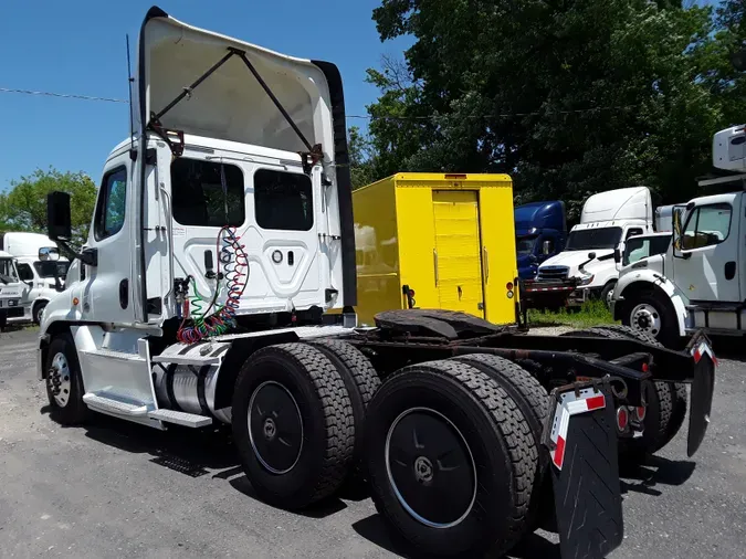 2018 FREIGHTLINER/MERCEDES CASCADIA 125