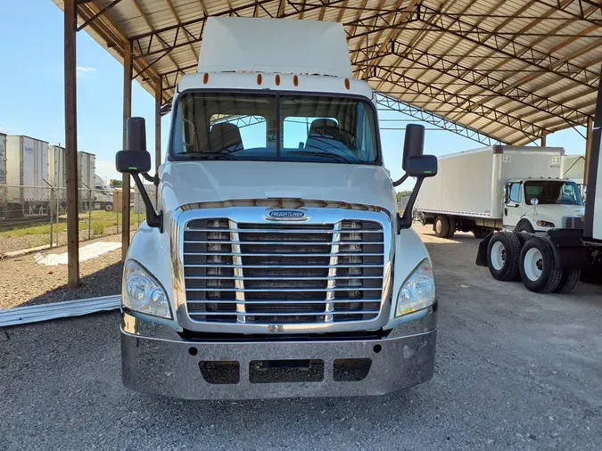 2017 FREIGHTLINER/MERCEDES CASCADIA 125