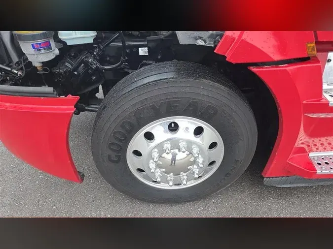 2021 FREIGHTLINER CA126