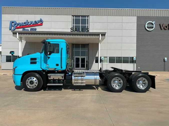 2020 MACK AN64T