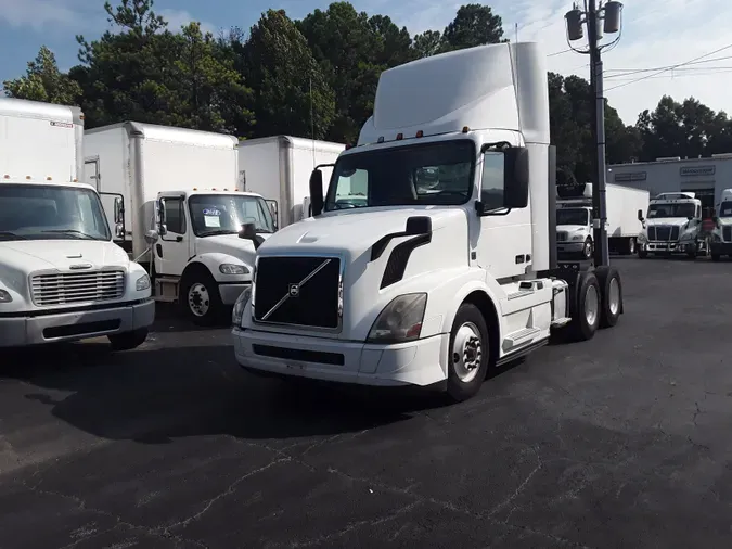 2017 VOLVO VNL64TRACTOR