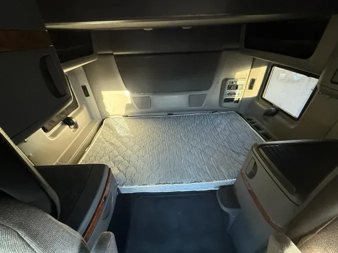 2022 International LT625ba8004120d492a182ba57b63deef1f2c