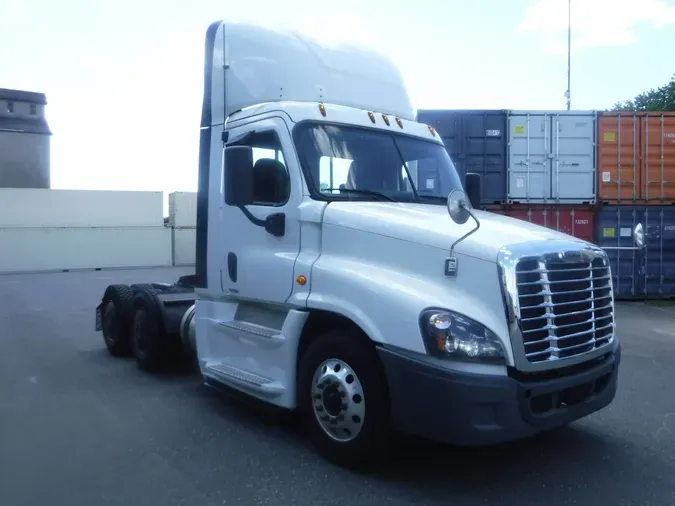 2019 FREIGHTLINER/MERCEDES CASCADIA 125