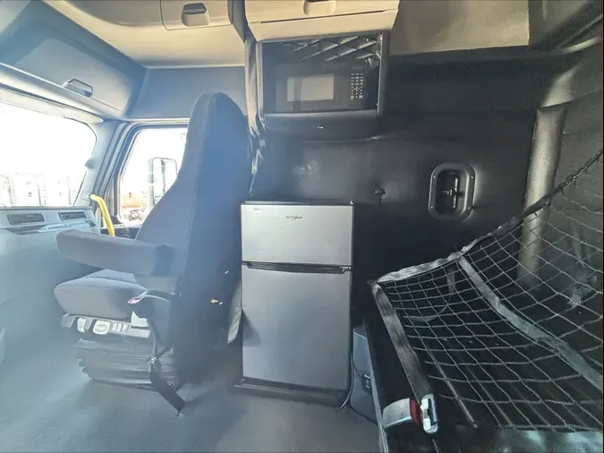 2023 Freightliner Cascadia 126