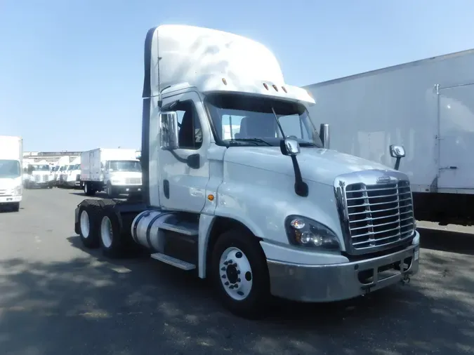 2018 FREIGHTLINER/MERCEDES CASCADIA 125