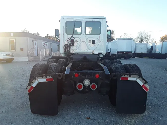 2017 FREIGHTLINER/MERCEDES CASCADIA 125