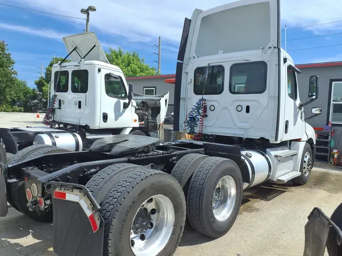 2020 FREIGHTLINER/MERCEDES NEW CASCADIA PX12664