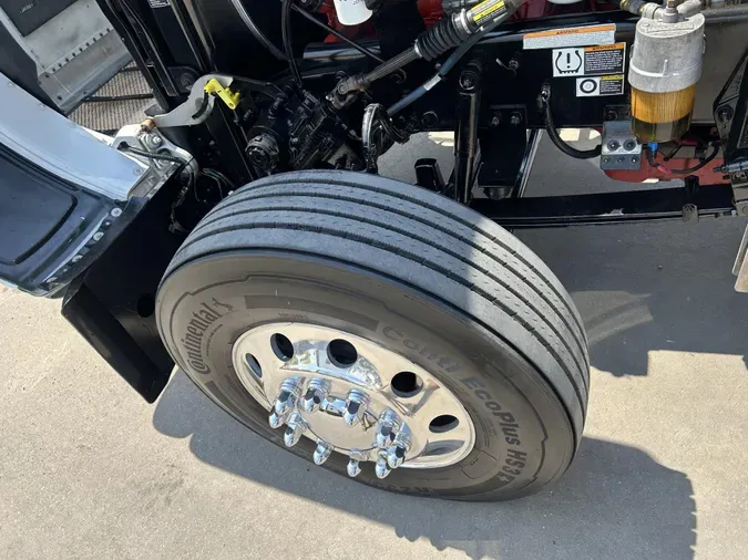 2023 Peterbilt 389