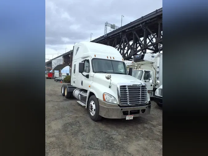 2018 FREIGHTLINER/MERCEDES CASCADIA 125ba8e500219bd57ae4f1da7e8c7f6dce0