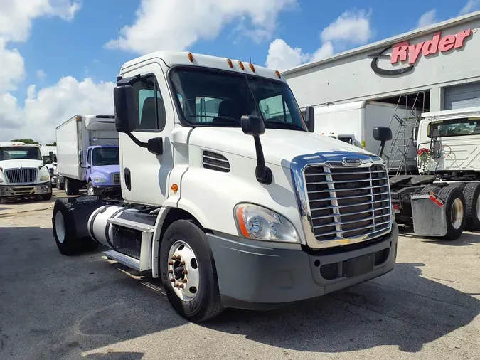 2016 FREIGHTLINER/MERCEDES CASCADIA 113