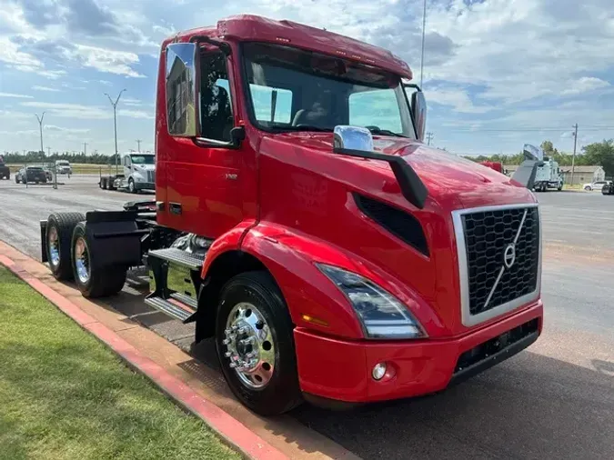 2022 VOLVO VNR300ba8ff39633f3427044b72cec51582a49