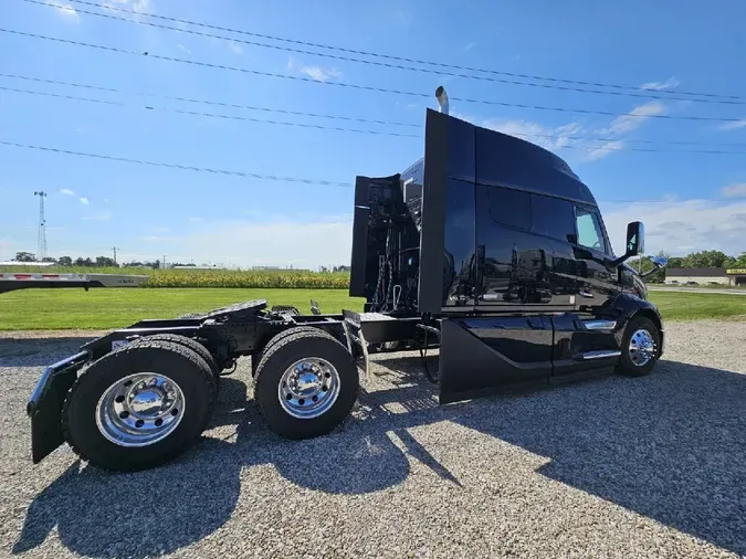2025 VOLVO VNL64TV04
