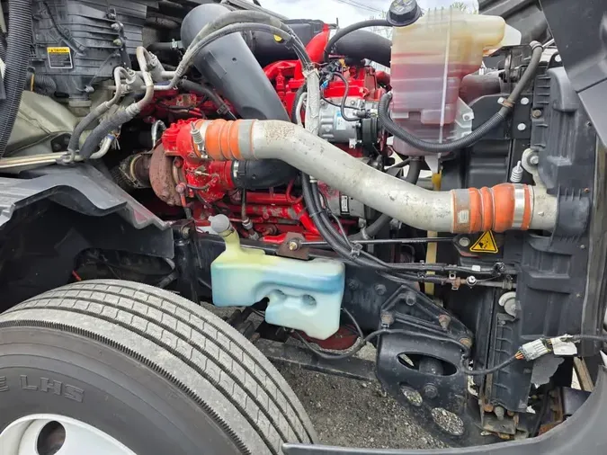 2019 NAVISTAR INTERNATIONAL LT625 SLPR CAB