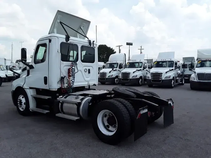 2020 FREIGHTLINER NEW CASCADIA 126