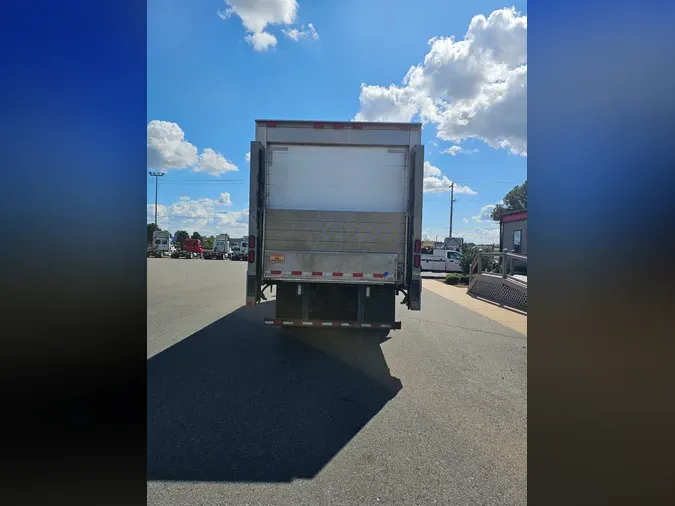 2018 FREIGHTLINER/MERCEDES M2 106