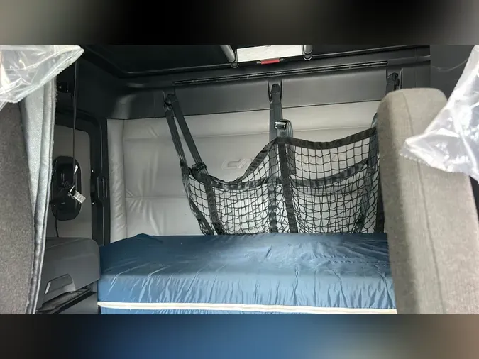 2022 Freightliner Cascadia 126ba98b31262677bc9ac6f4b361f2eeb7c