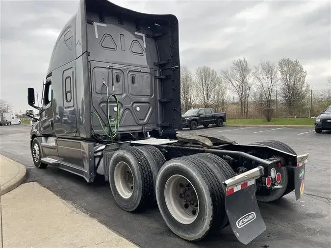 2022 FREIGHTLINER CA126