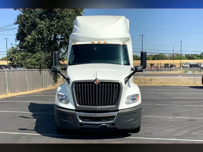 2022 INT LT625 6x4