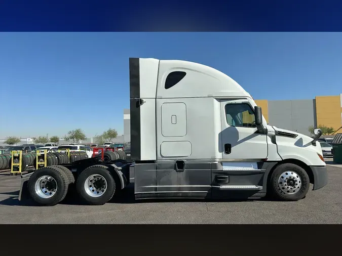 2022 Freightliner Cascadia 126