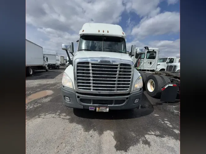 2018 FREIGHTLINER/MERCEDES CASCADIA 125