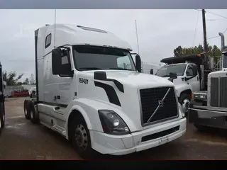 2017 VOLVO VNL64T670