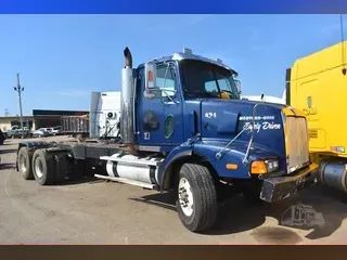 2003 WESTERN STAR 4900