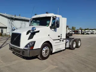 2017 VOLVO VNL64TRACTOR