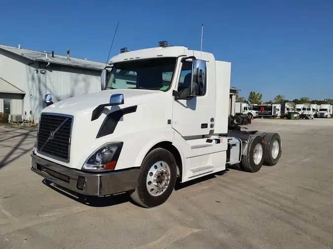2017 VOLVO VNL64TRACTORbaa324d43220ba29b311ca490ff85a4d