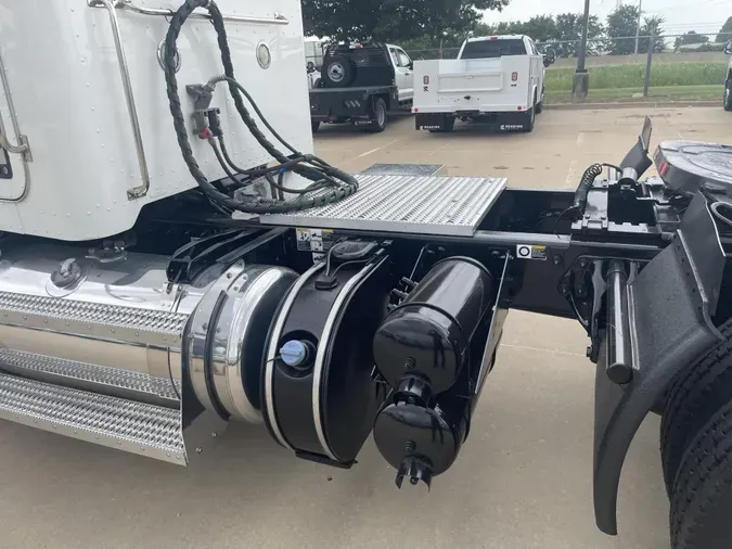 2019 Peterbilt 337