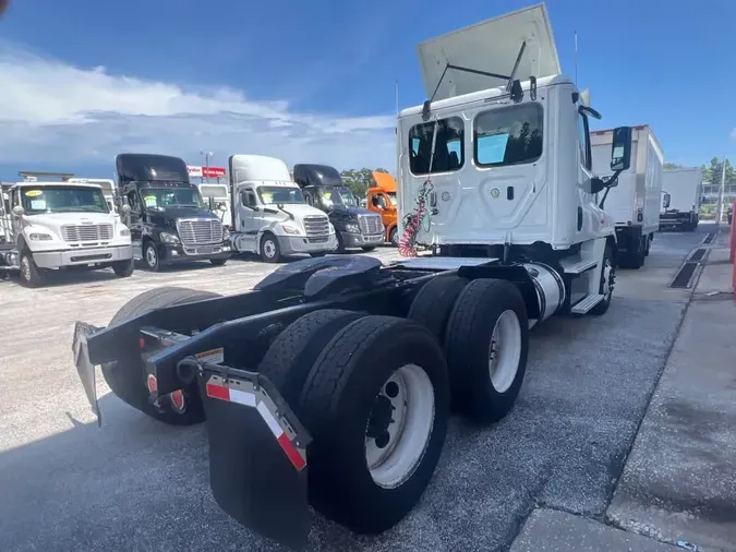 2018 FREIGHTLINER CASCADIA 125