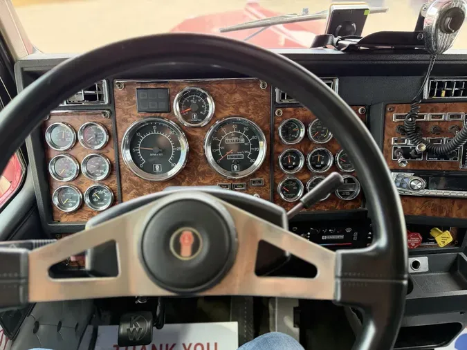 2001 Kenworth W900L