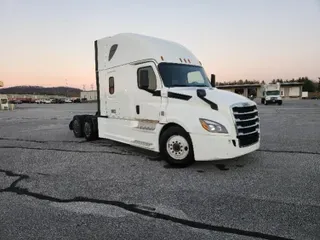 2020 FREIGHTLINER T12664ST