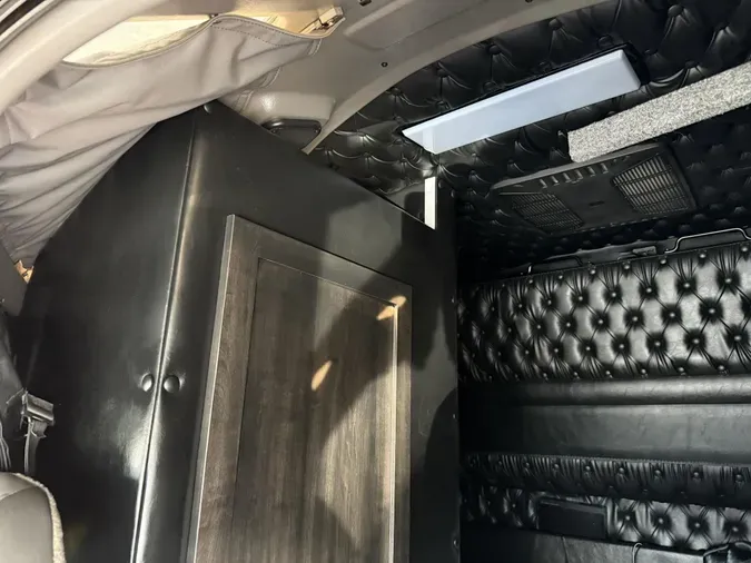2023 Kenworth W900