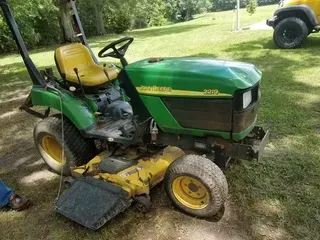 2003 John Deere 2210