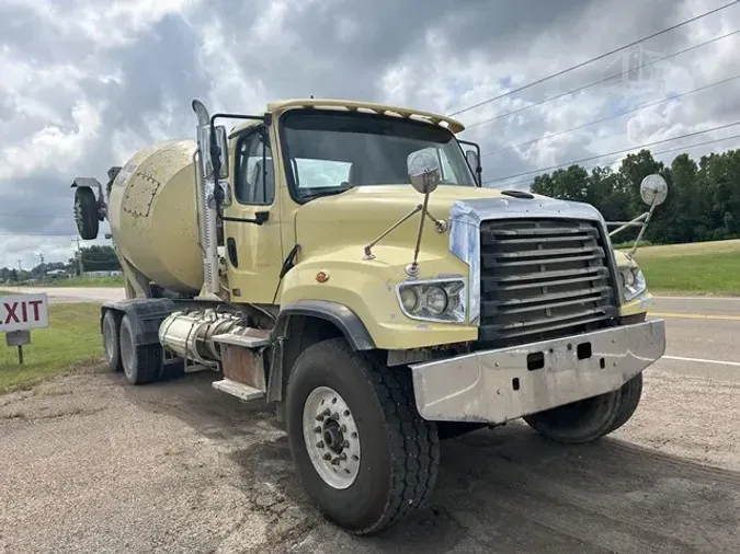 2017 FREIGHTLINER 114SD