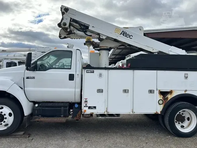 2011 ALTEC AT40P